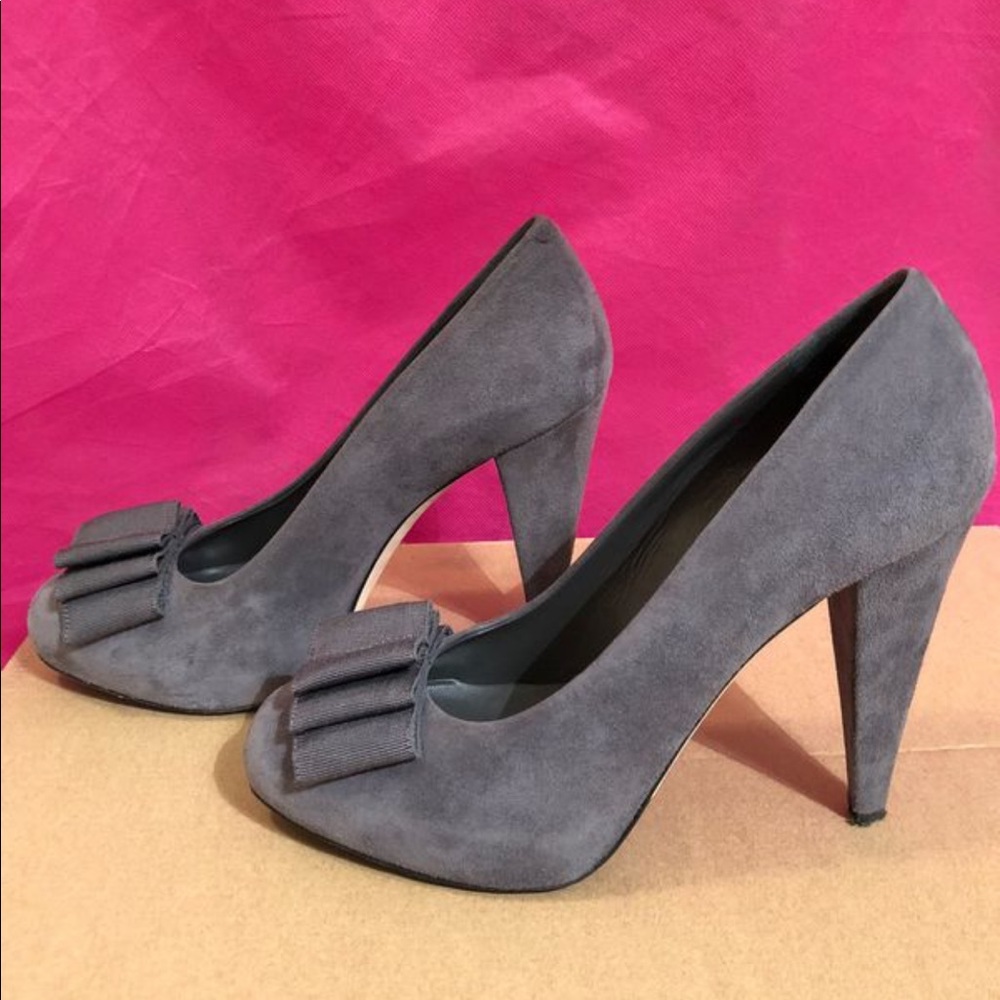Bally grey suede pumps